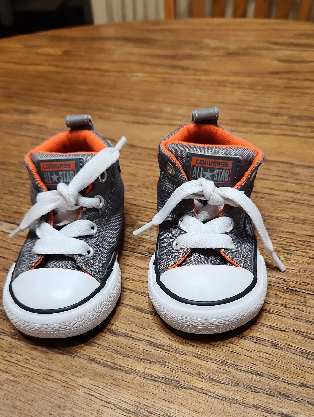 Converse Kids Charcoal Gray & Tangerine Size 5
